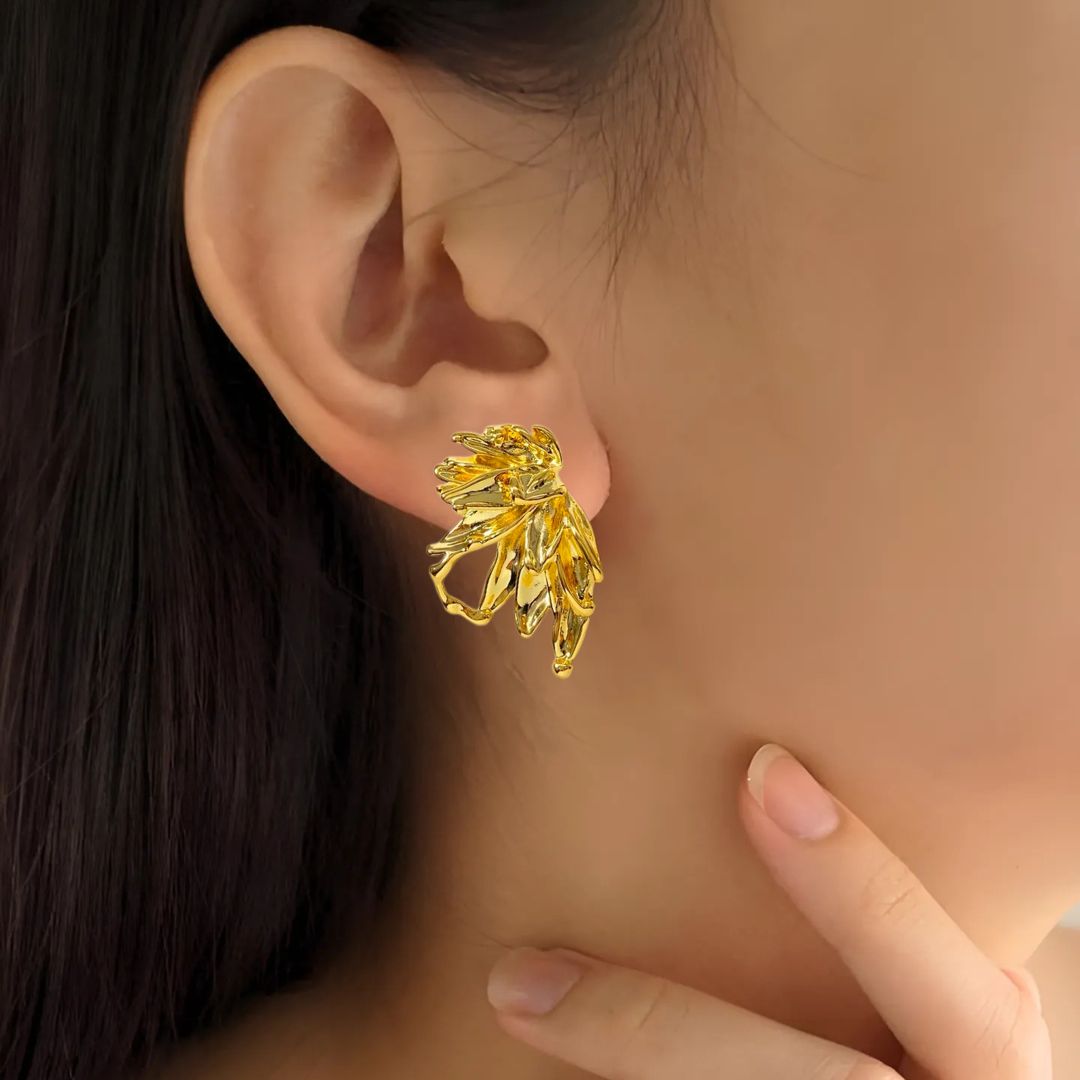Abstract Wings Stud Earrings Gold Nestasia