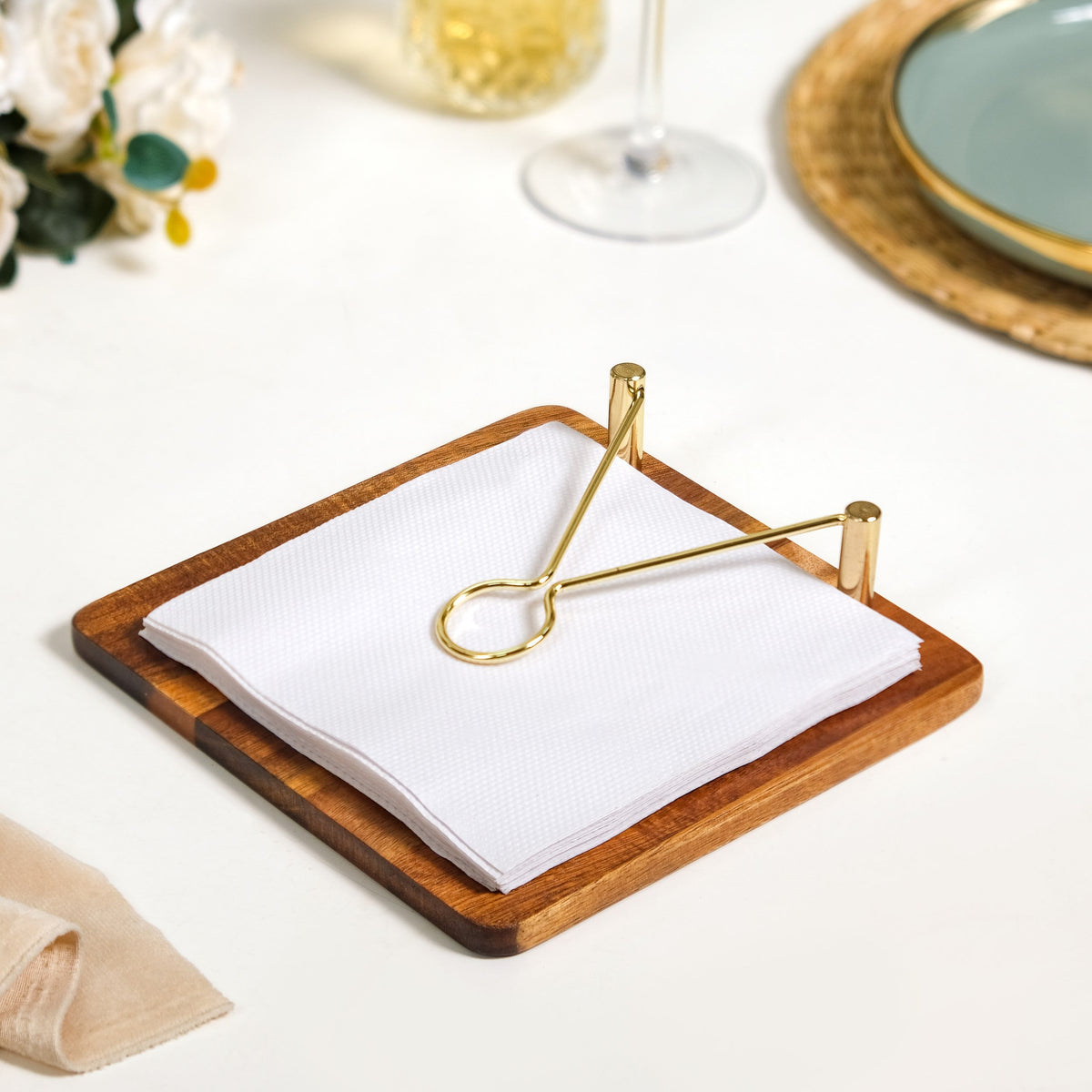 Wooden Tissue Paper Holder With Metal Clip Nestasia