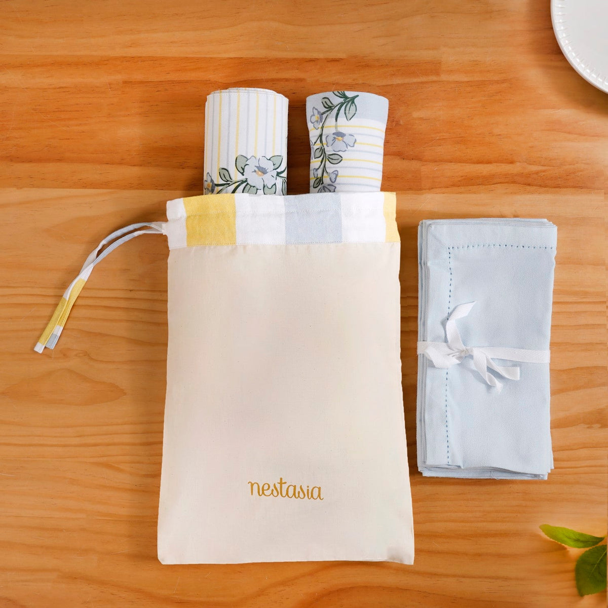 Azzurro Classic Table Place Mat, Runner and Napkin Set Nestasia