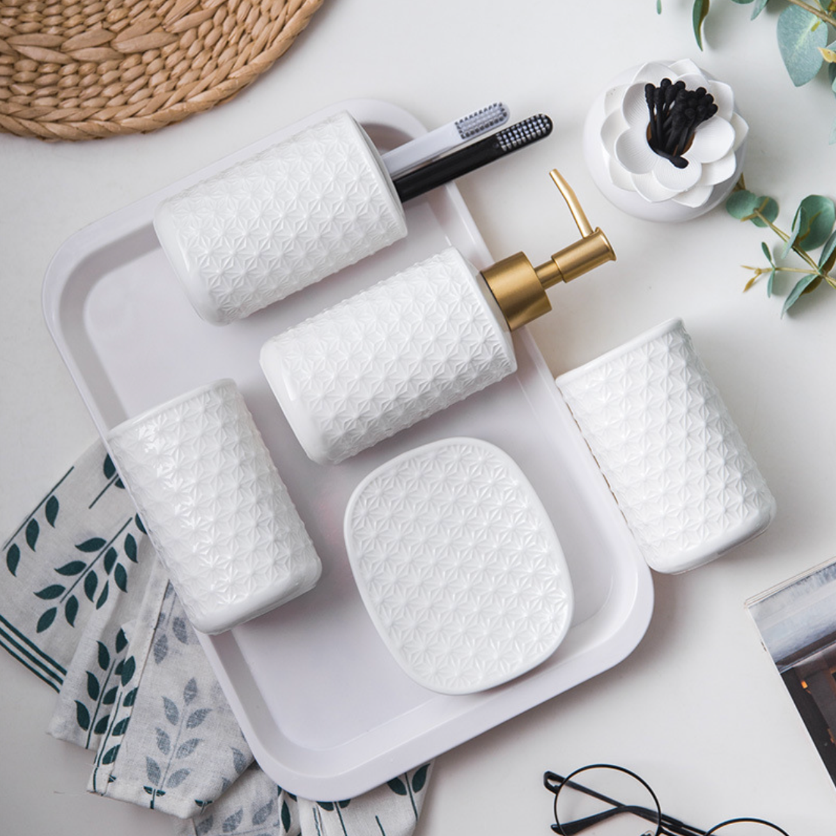 Porcelain White Bath Set Nestasia
