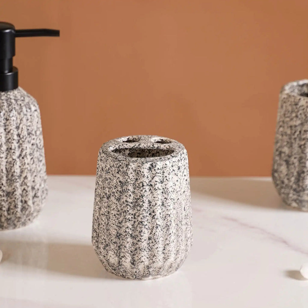 Ribbed Contemporary Bath Set Of 3 Nestasia