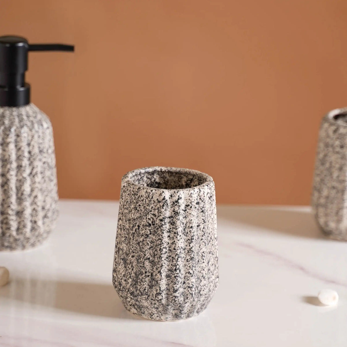 Granite Finish Ceramic Bathroom Set Of 3 Grey Matte Black Nestasia