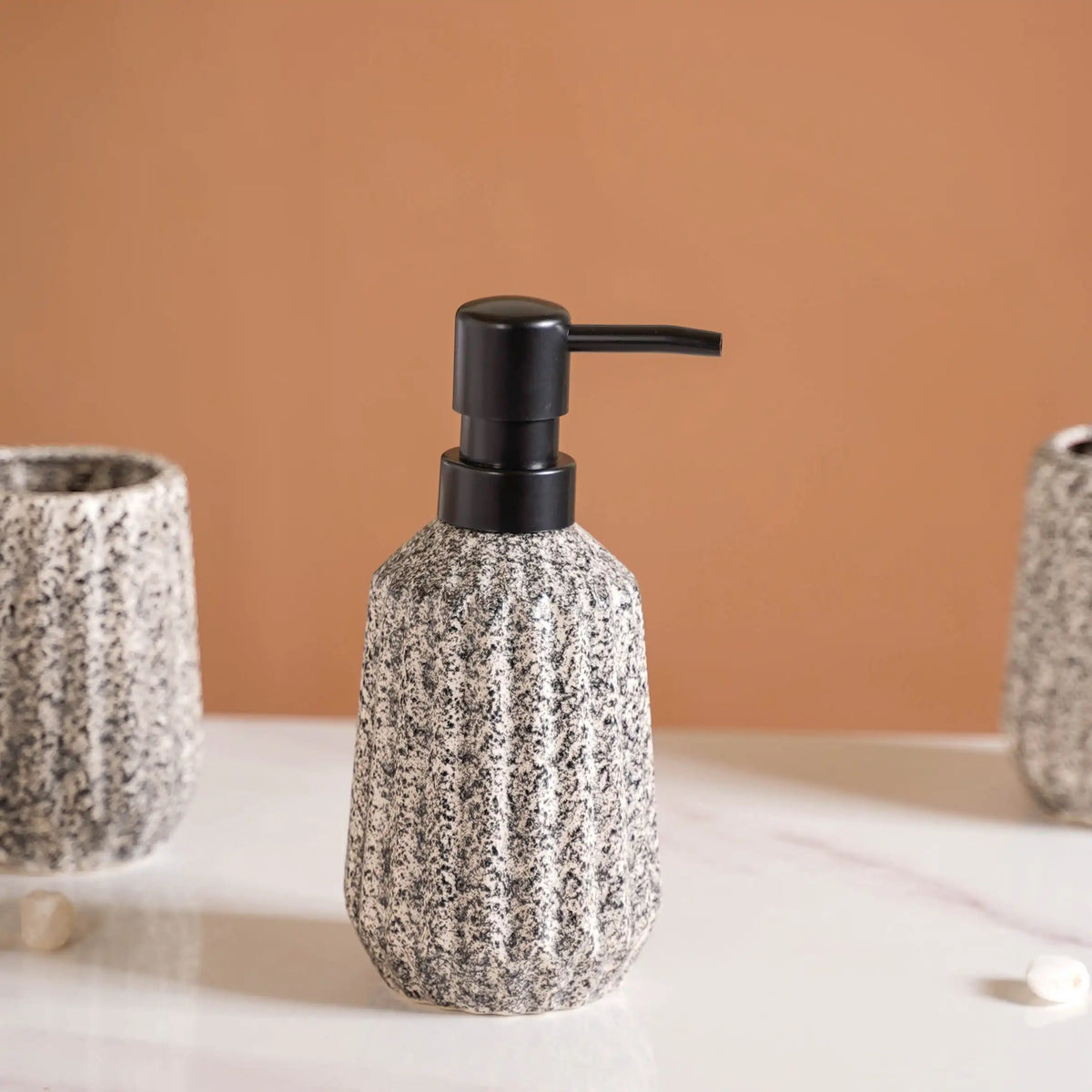 Granite Finish Ceramic Bathroom Set Of 3 Grey Matte Black Nestasia