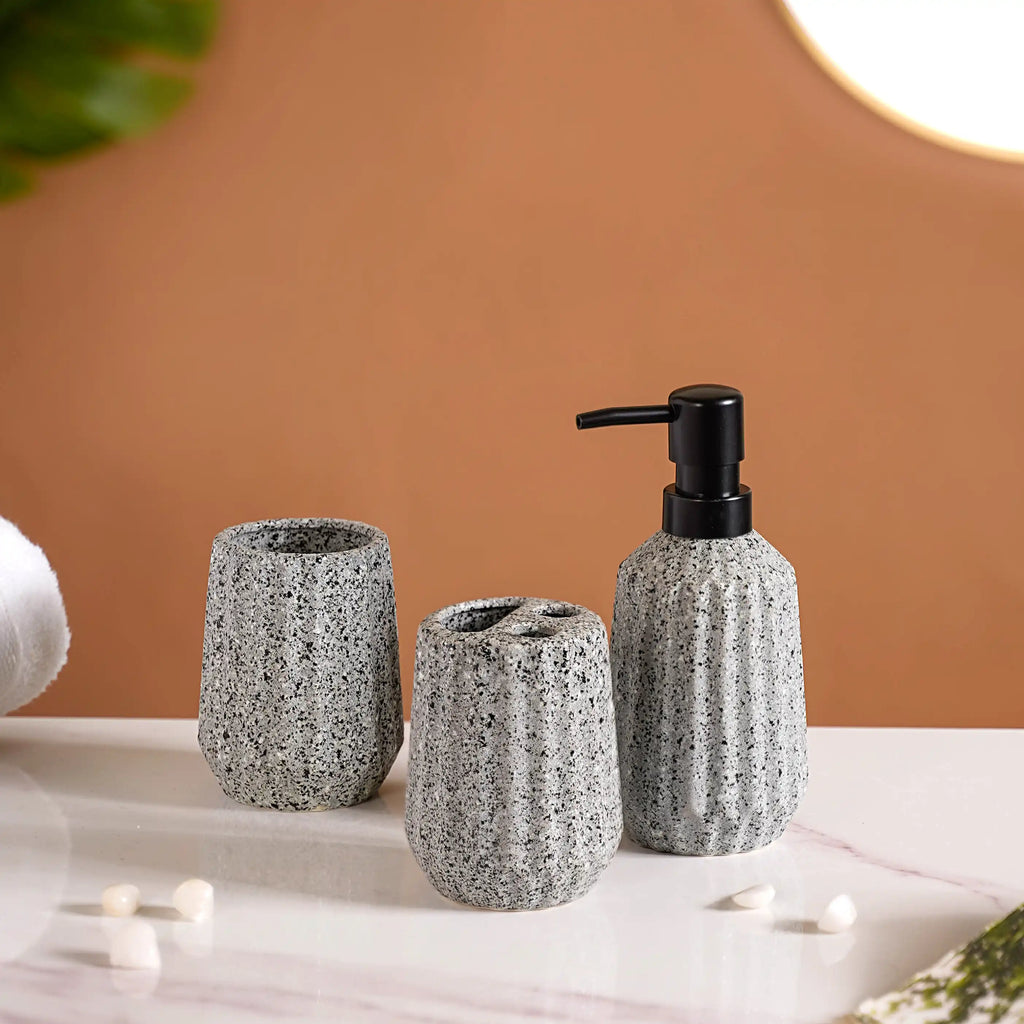 Ribbed Contemporary Bath Set Of 3 Nestasia