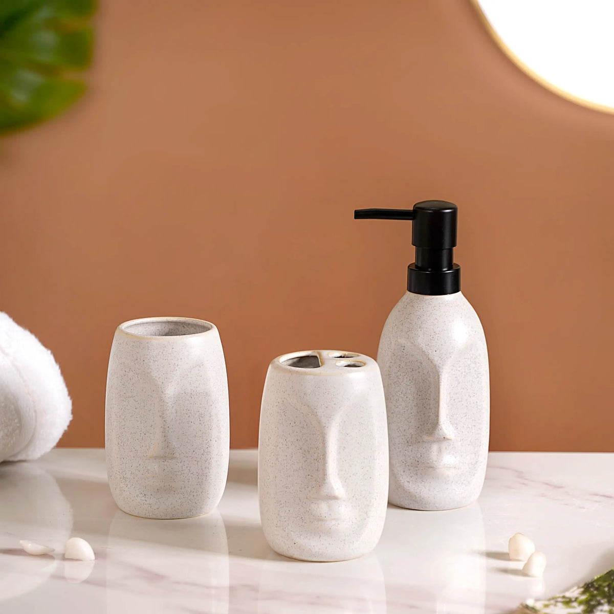 Art Face Bath Set Of 3 Nestasia