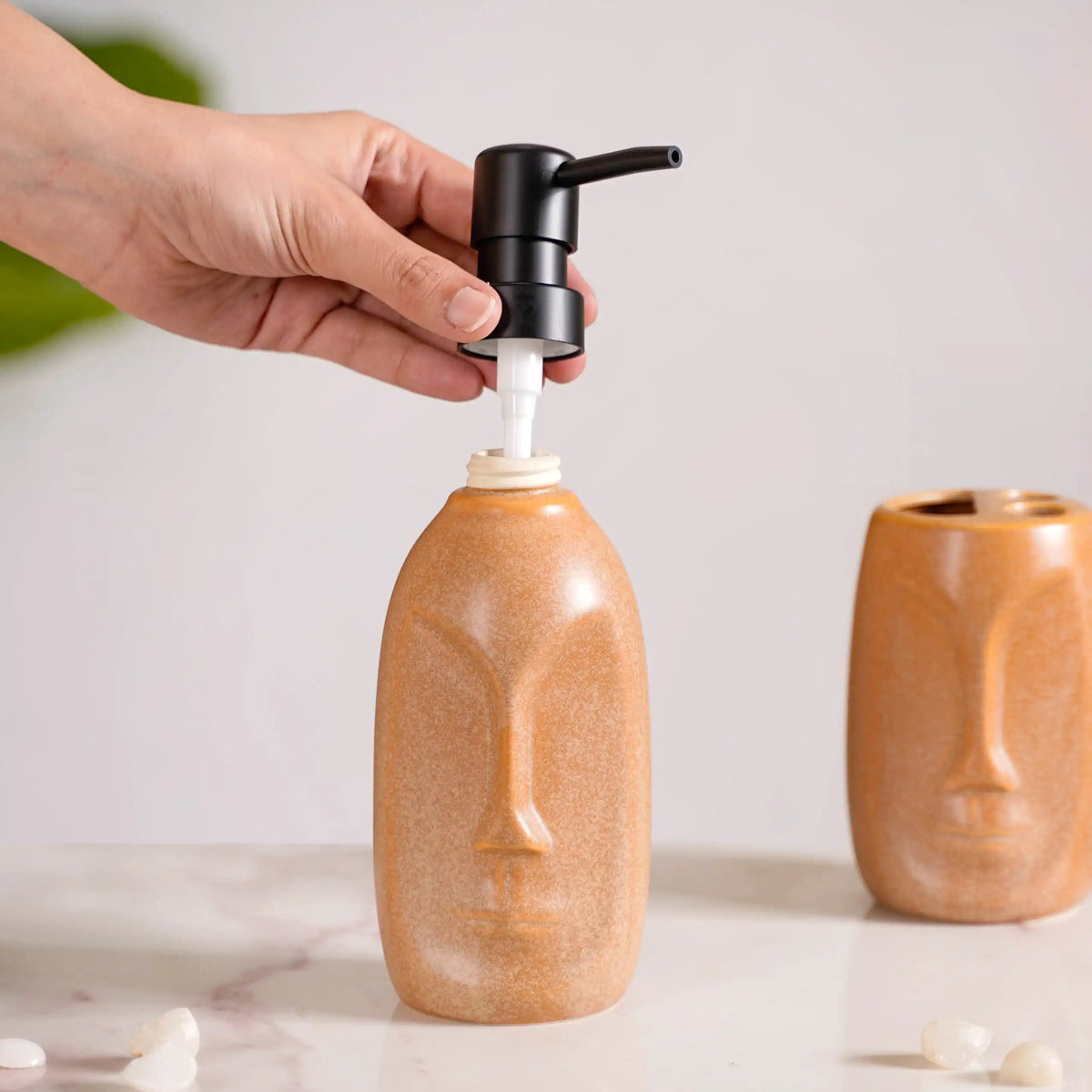 Faces Ceramic Bathroom Accessories Set Of 3 Nestasia