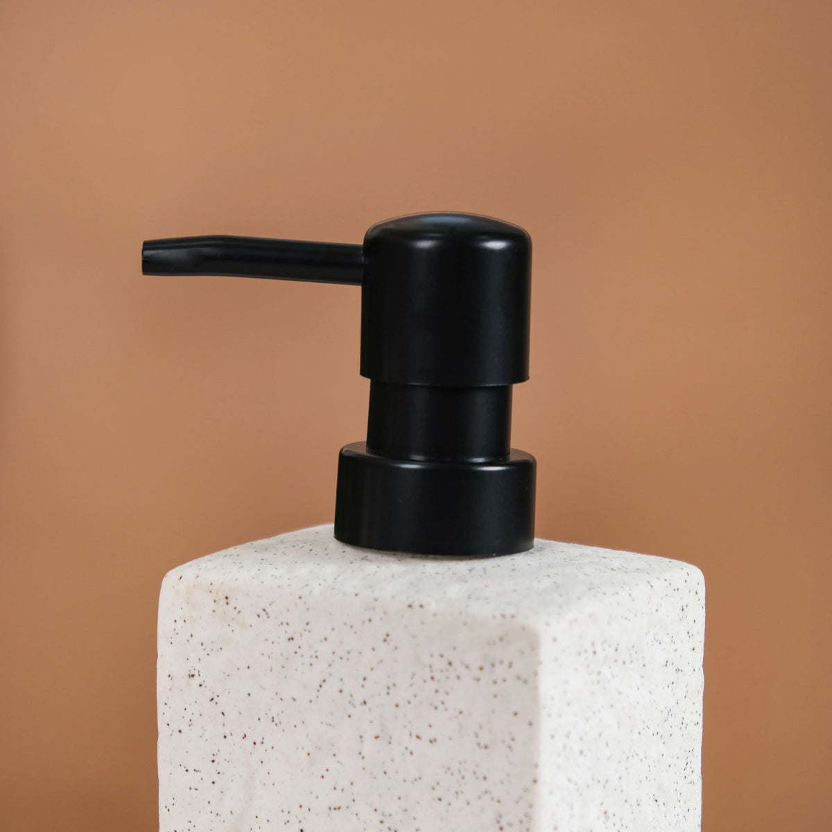 White Stone Bathroom Accessories Set Of 3 Nestasia