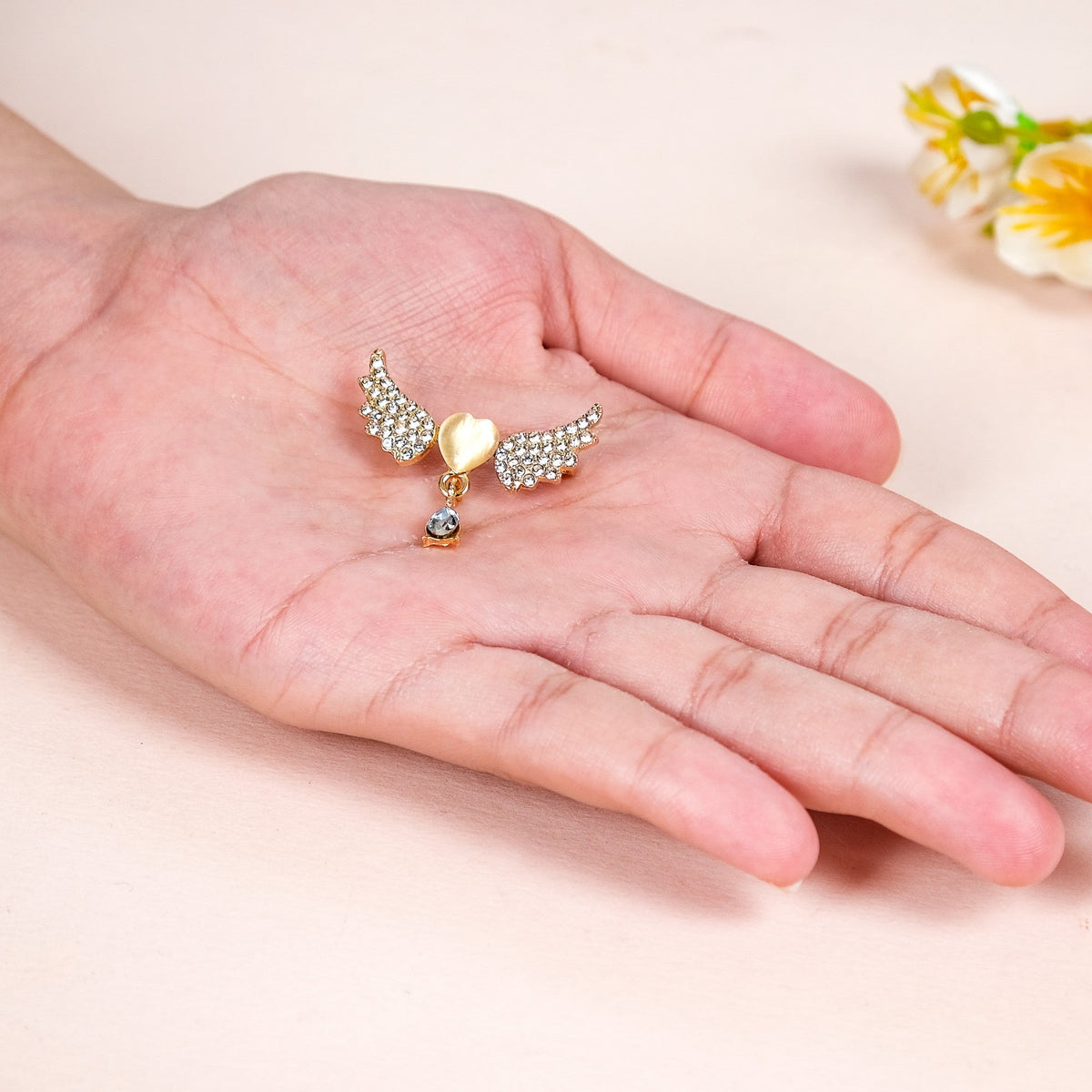 Angel Wing And Heart Brooch Gold Nestasia