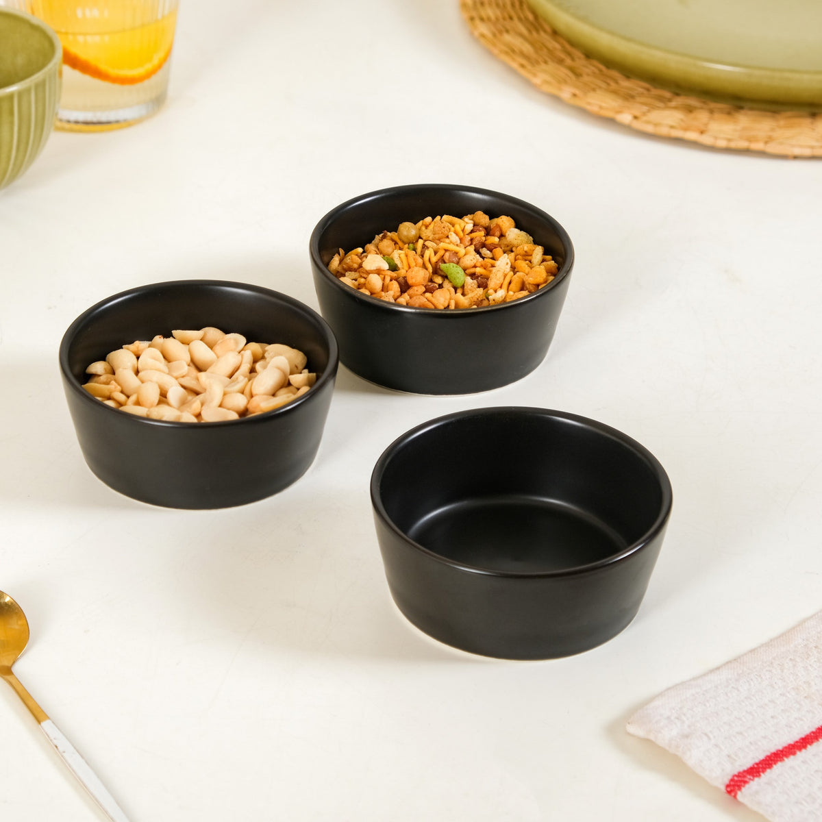 Black Ceramic Bowls Set Of 3 With Bamboo Tray 200ml Nestasia