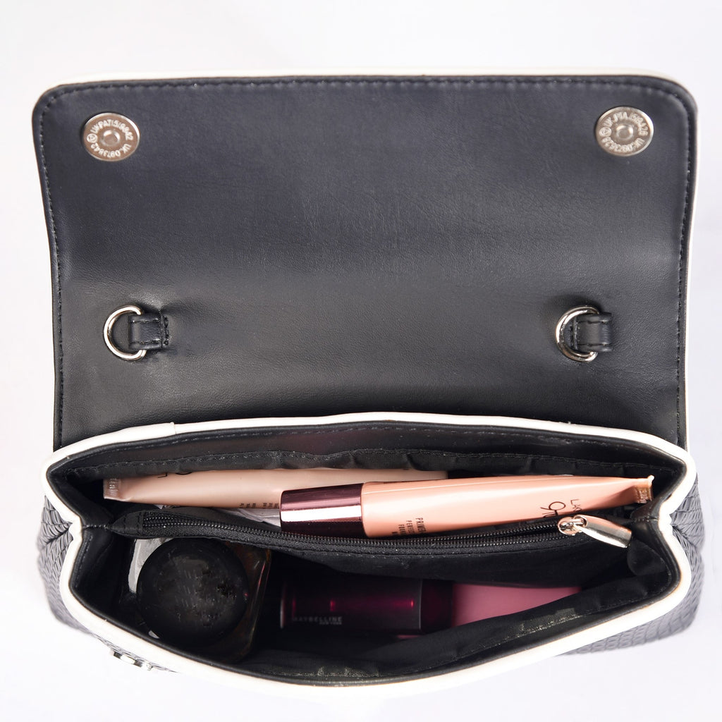 Soi Lattice Black Clutch Bag With Sling Nestasia