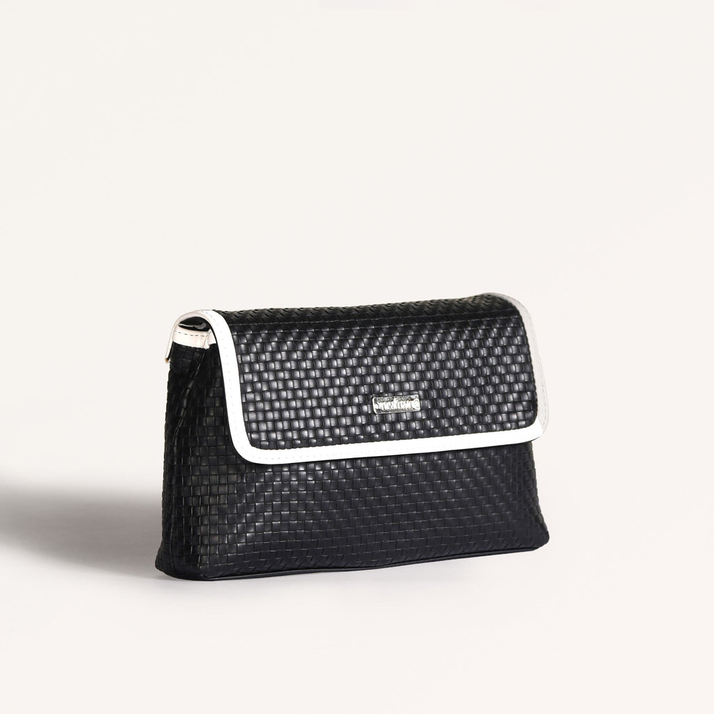 Soi Lattice Black Clutch Bag With Sling Nestasia