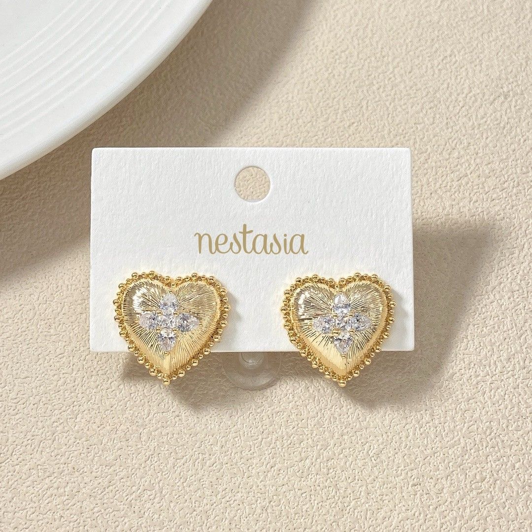 Blooming Heart Stud Earrings Nestasia