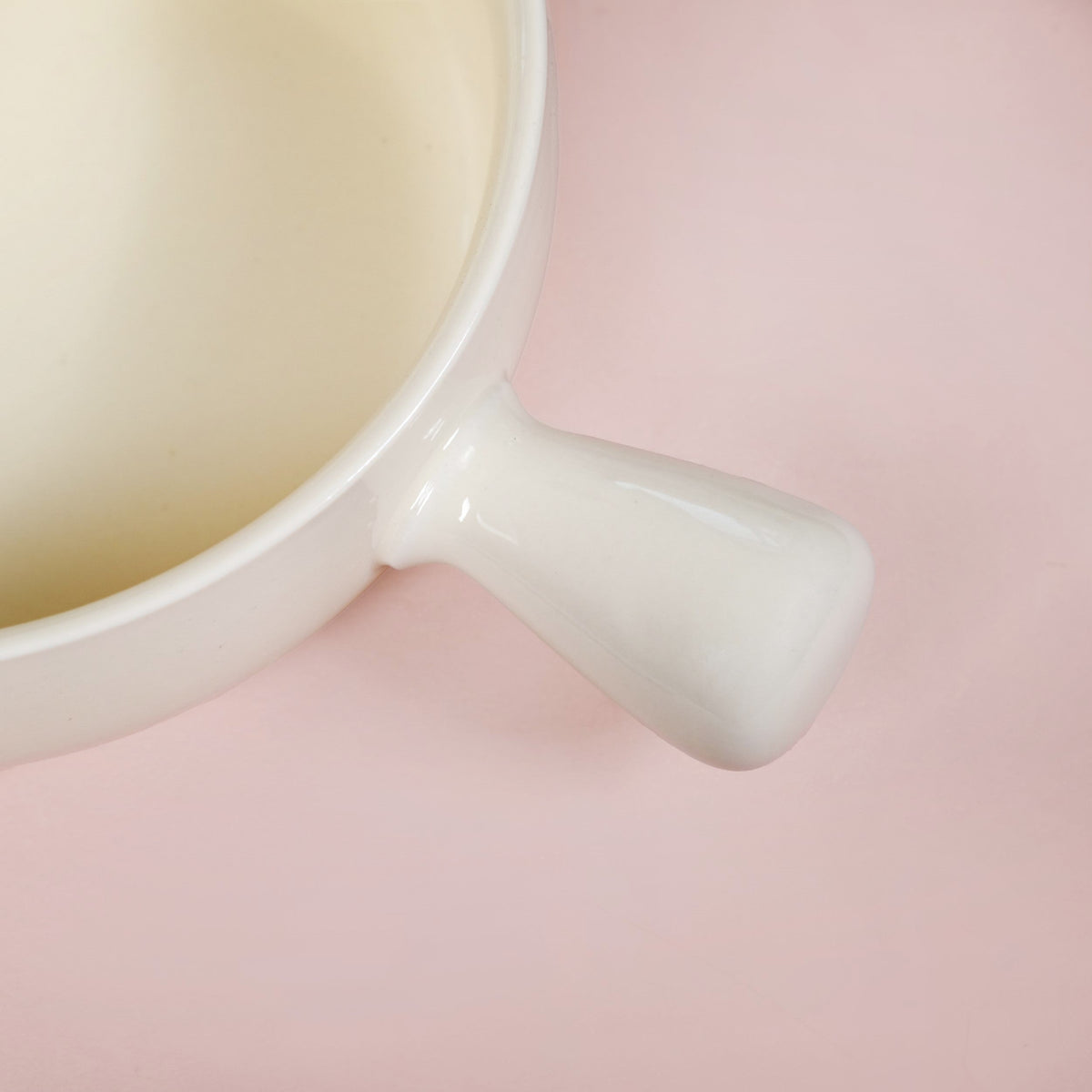 Pastel Cream Ceramic Bowl With Handle 700ml Nestasia