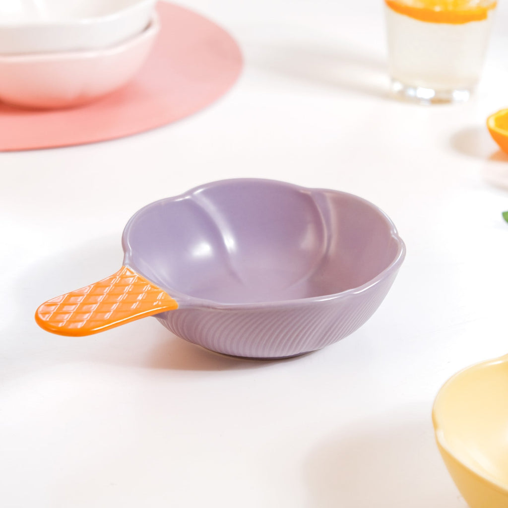 Ice Cream Cone Bowl With Handle Black Current 400 ml