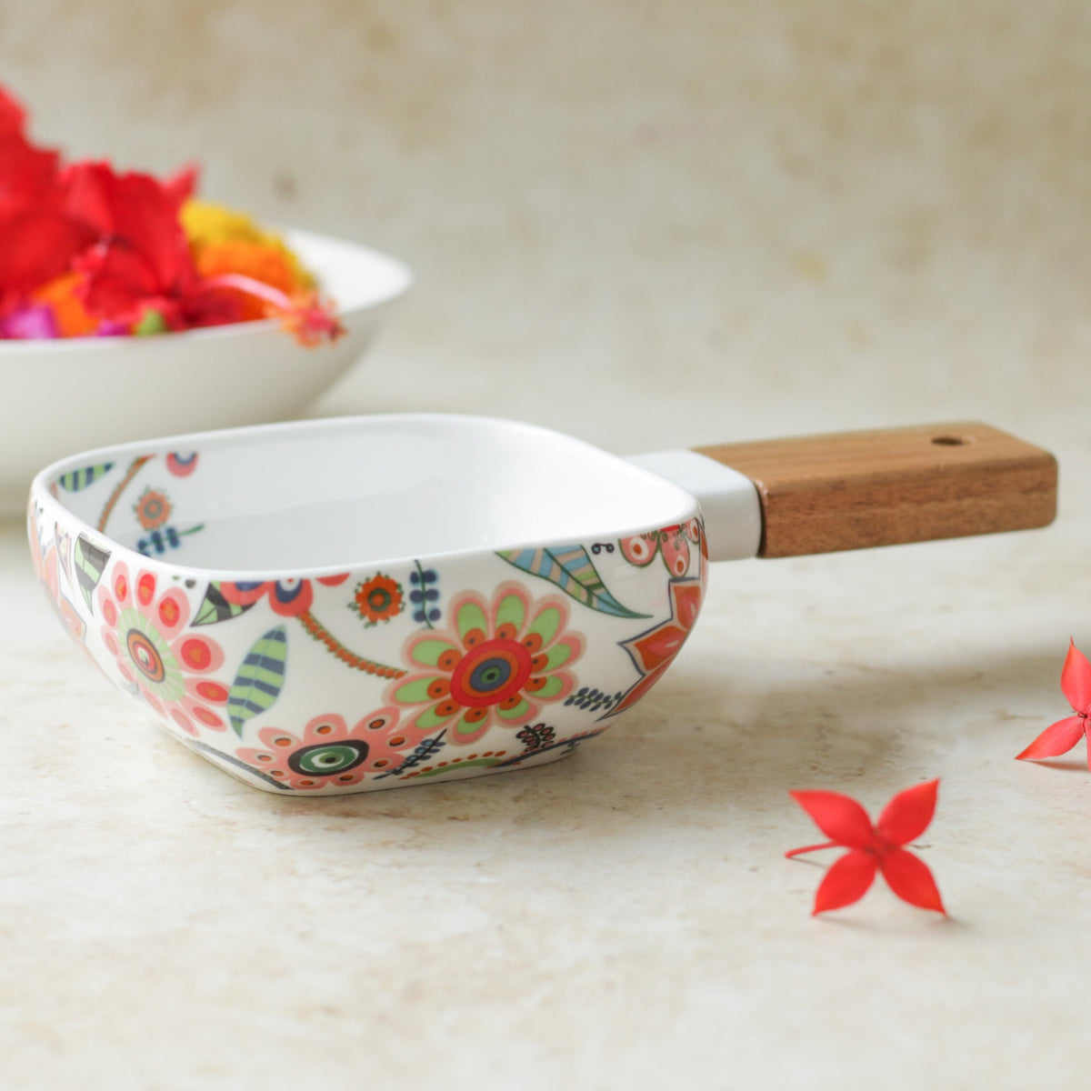 Floral Bowl with Handle Nestasia