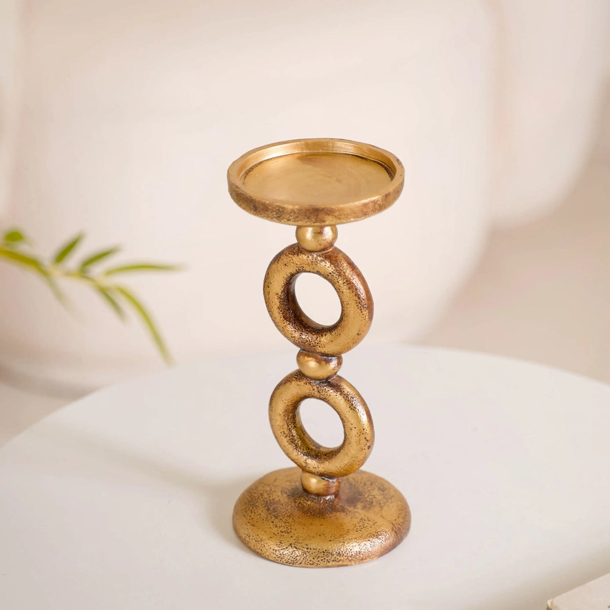 Antique Finish Rings Candle Stand Gold Nestasia
