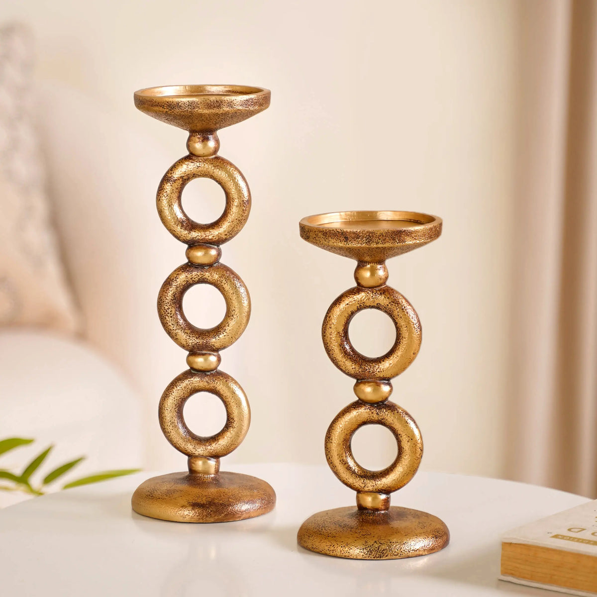Antique Finish Rings Candle Stand Gold Nestasia