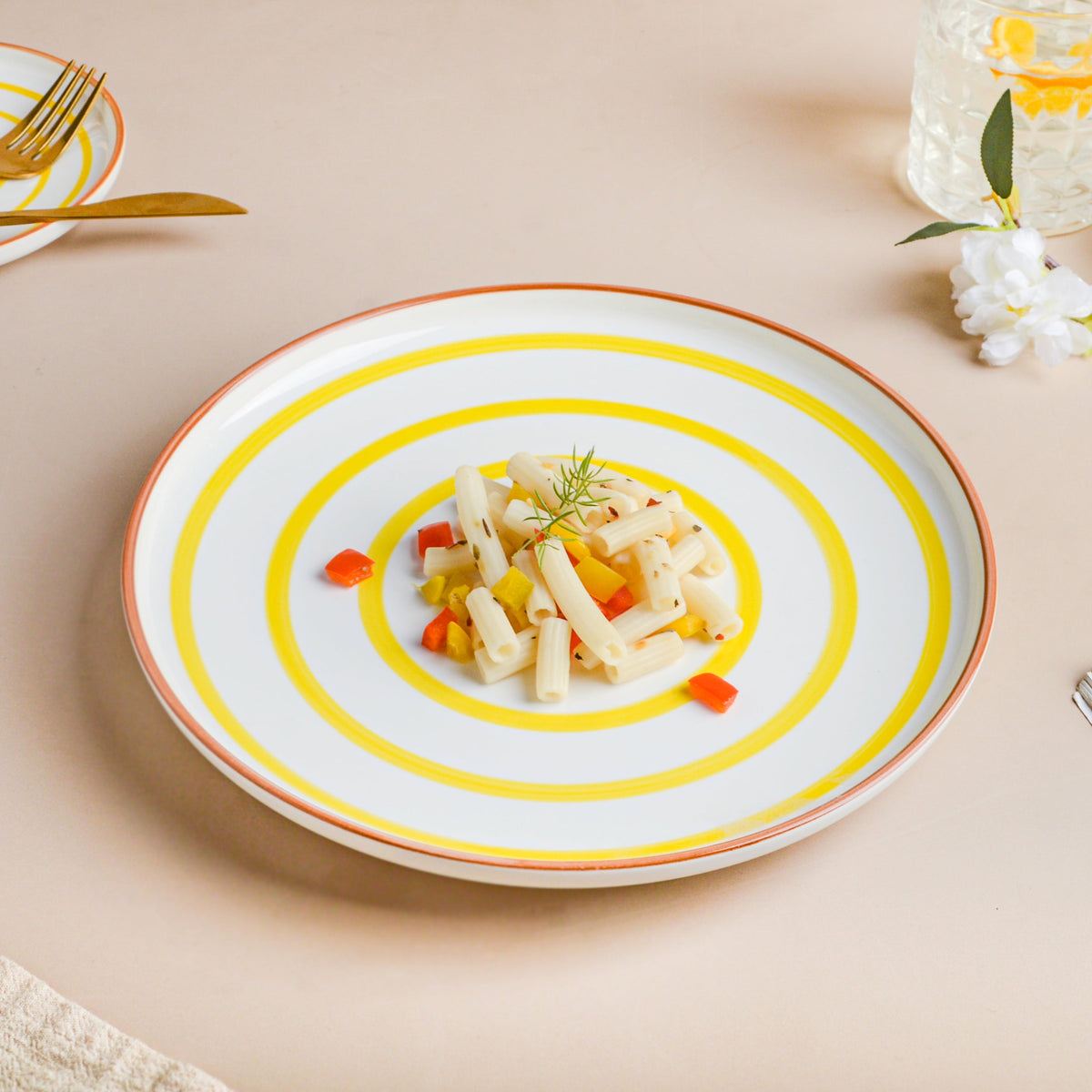 Spiral Dinner Plate Yellow 10 Inch Nestasia