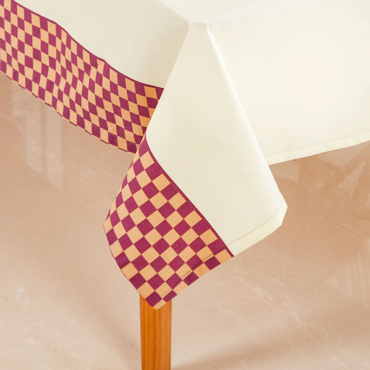 Checkered Border 6 Seater Table Cloth 203x152cm Nestasia