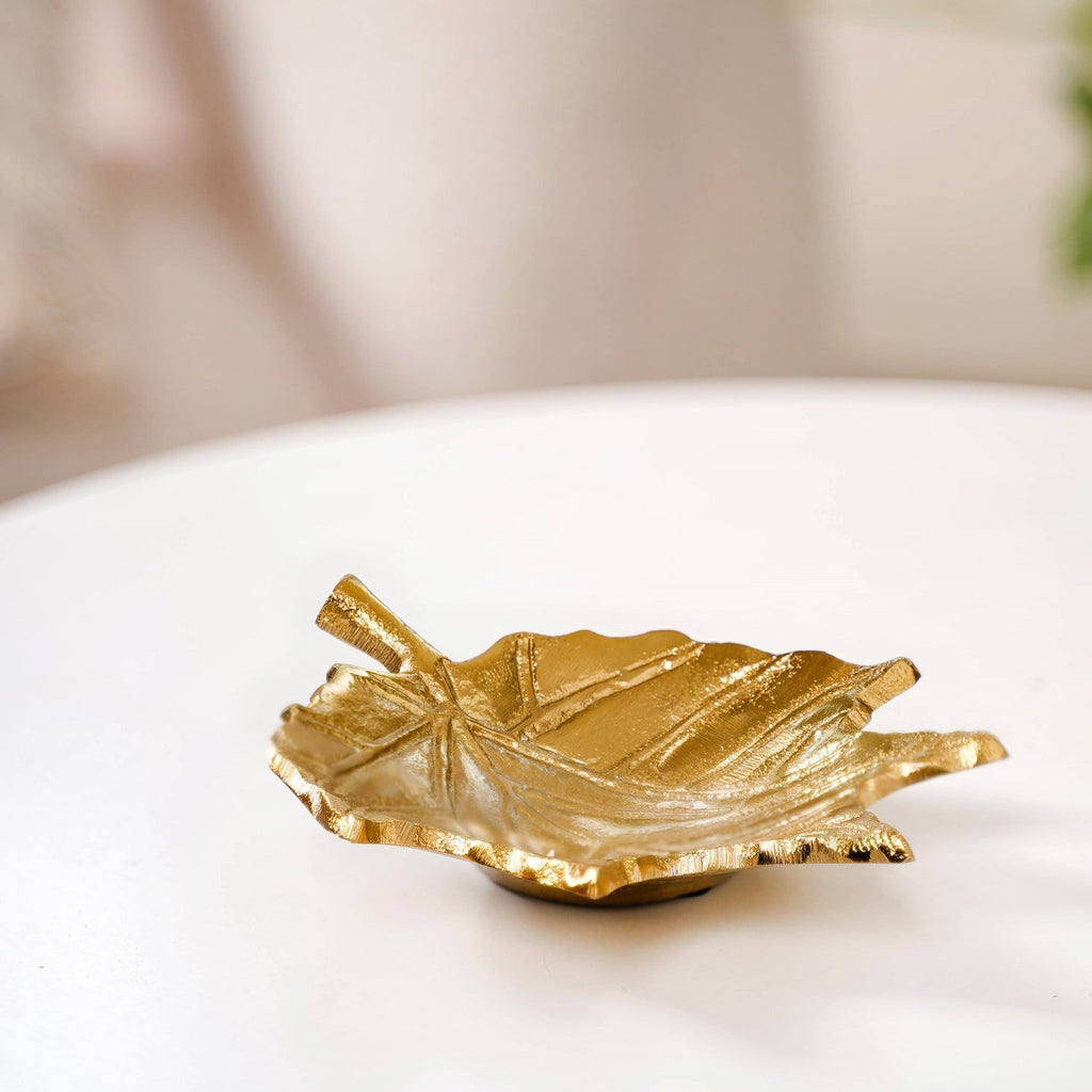 Maple Leaf Decorative Metal Tray Set Of 2 Nestasia