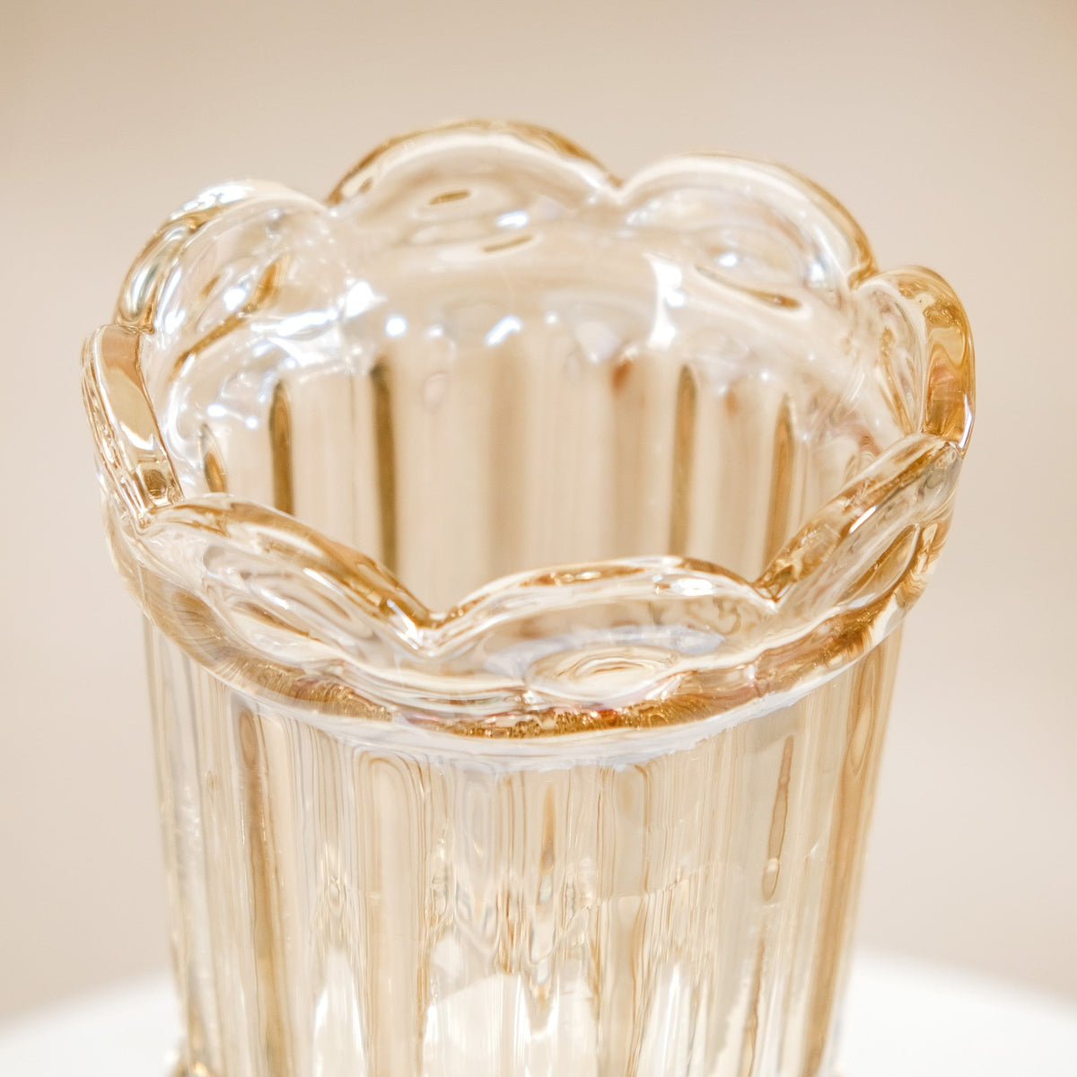 Scalloped Glass Hurricane Candle Stand And Vase Nestasia