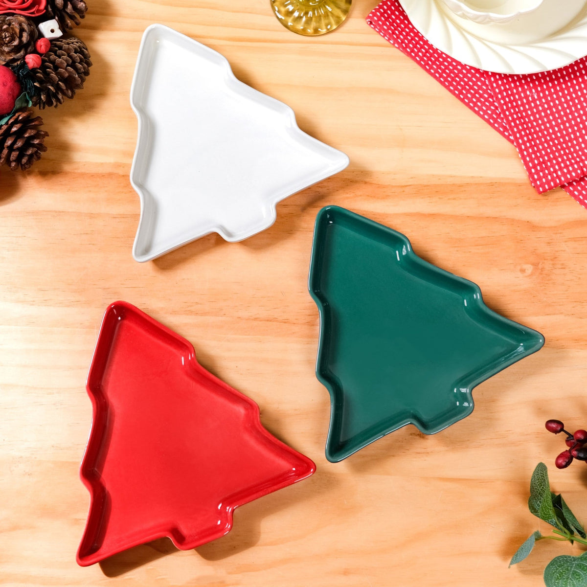 Christmas Tree Snack Plates Set Of 3 Nestasia