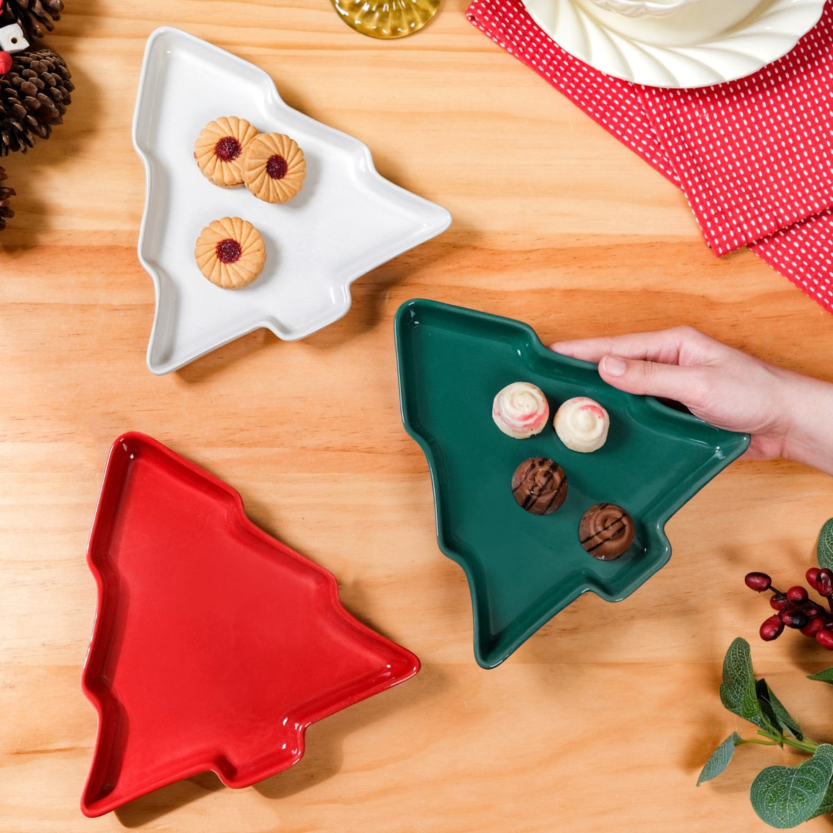 Christmas Tree Snack Plates Set Of 3 Nestasia
