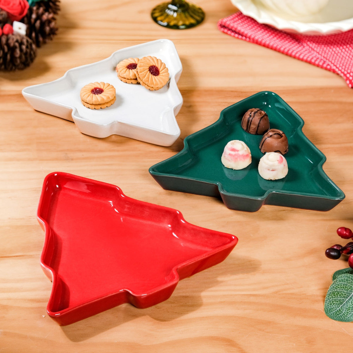 Christmas Tree Snack Plates Set Of 3 Nestasia
