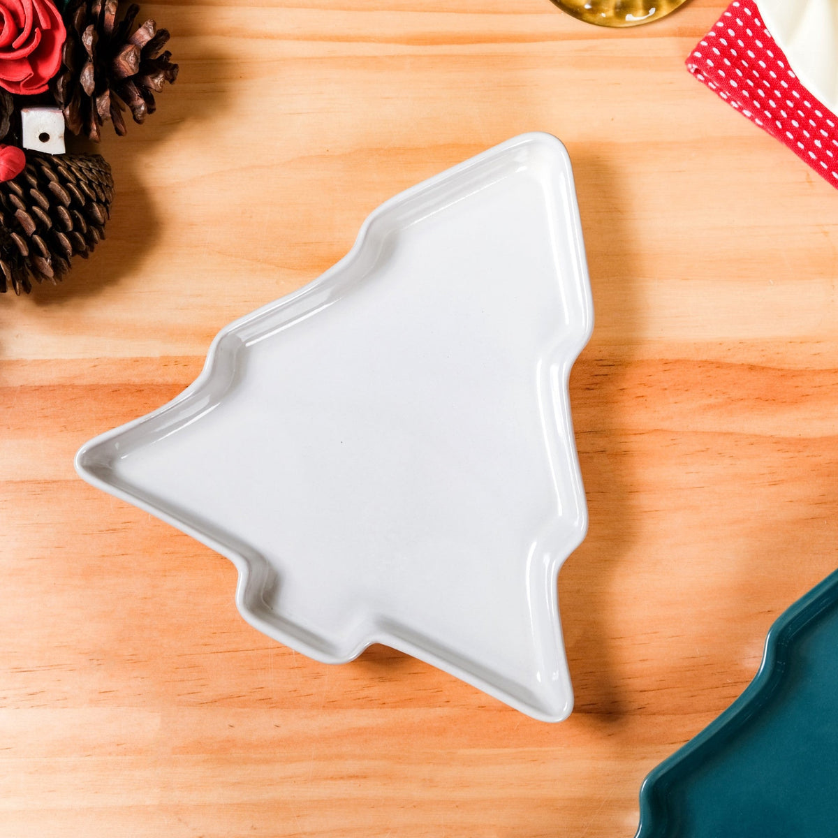 Christmas Tree Snack Plates Set Of 3 Nestasia