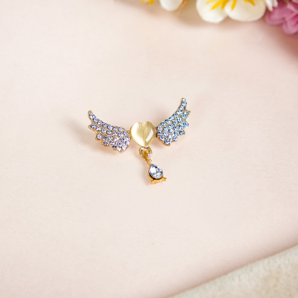Angel Wing And Heart Brooch Gold Nestasia