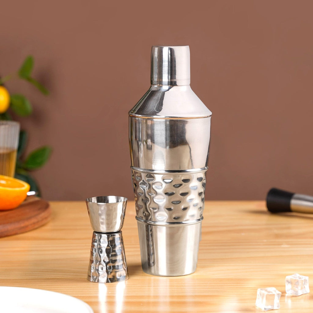Hammered Texture Cocktail Shaker With Peg Measure Nestasia