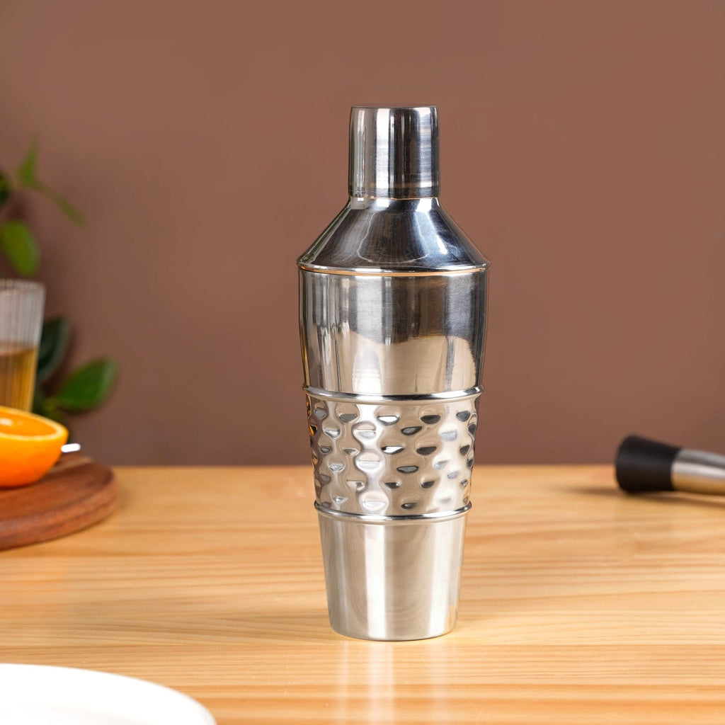 Hammered Texture Cocktail Shaker With Peg Measure Nestasia