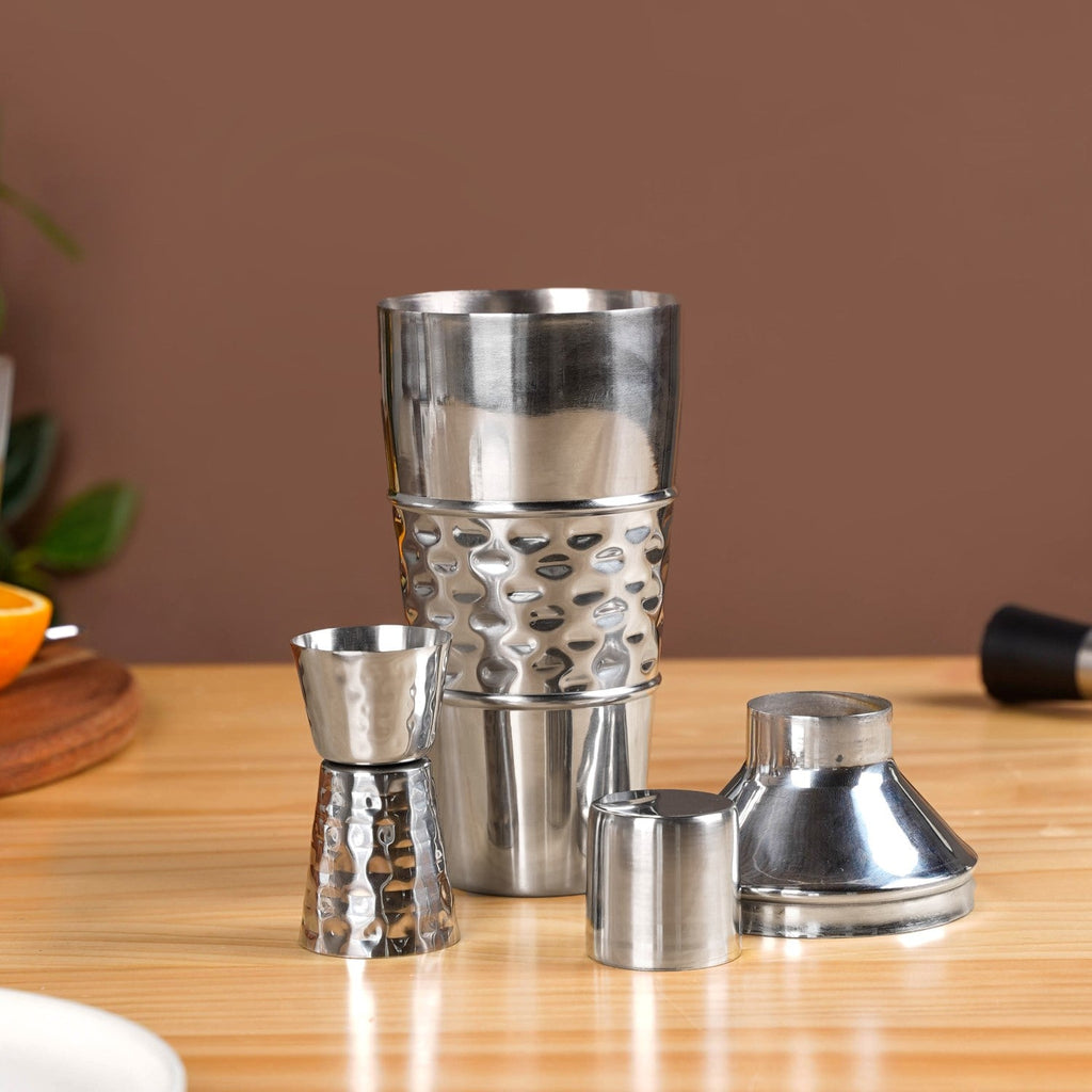 Hammered Texture Cocktail Shaker With Peg Measure Nestasia