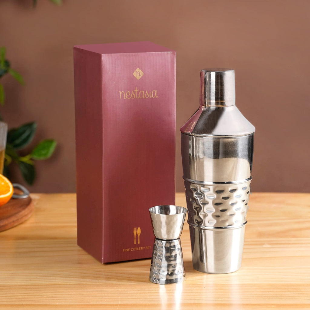 Hammered Texture Cocktail Shaker With Peg Measure Nestasia