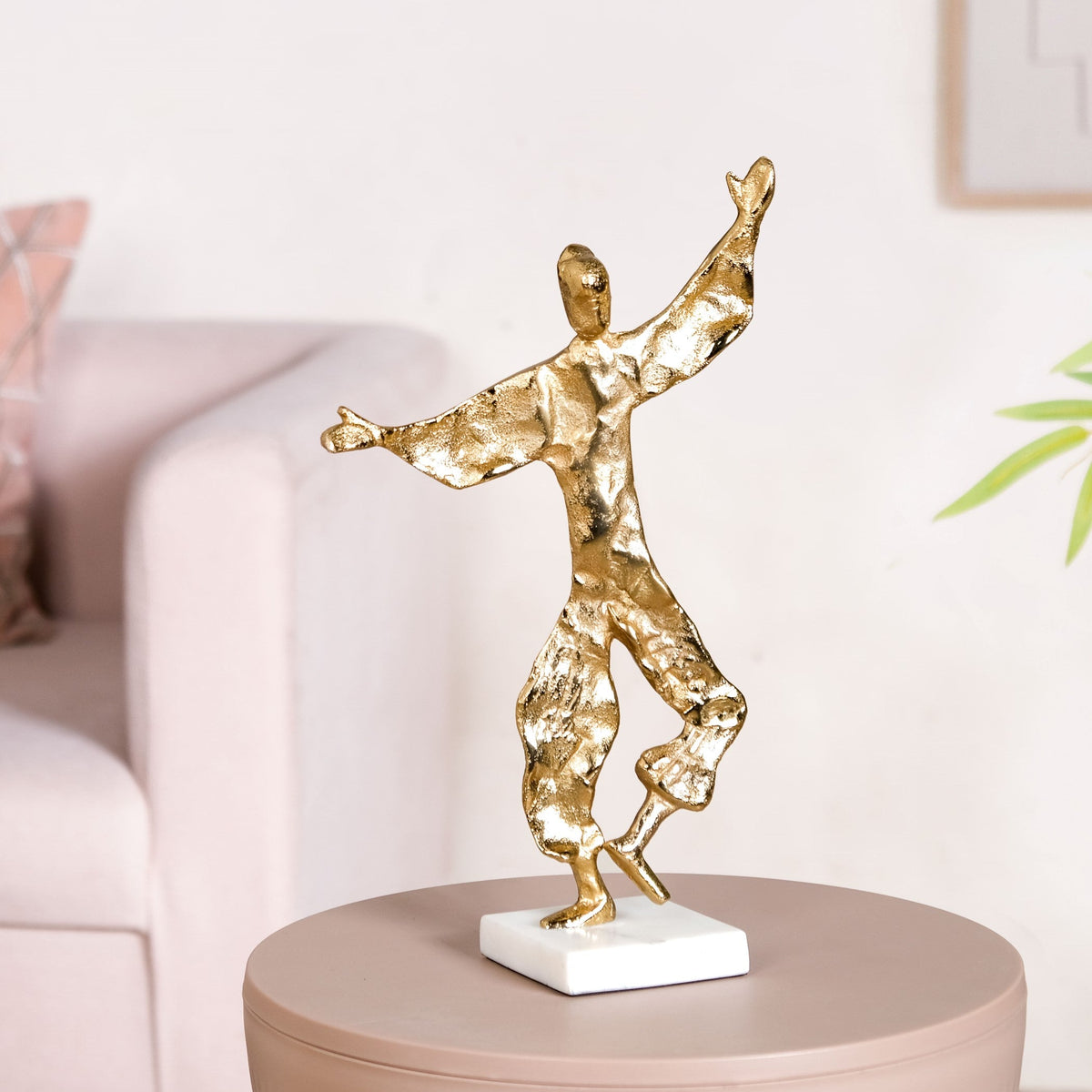 Dancing Musketeer Tabletop Metal Decor Nestasia