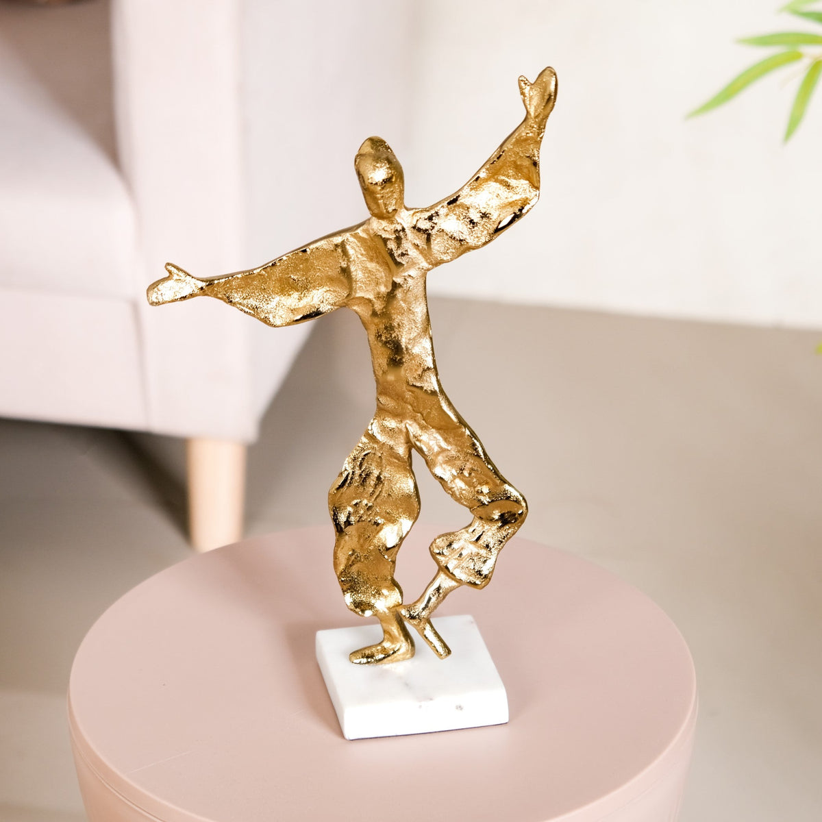 Dancing Musketeer Tabletop Metal Decor Nestasia