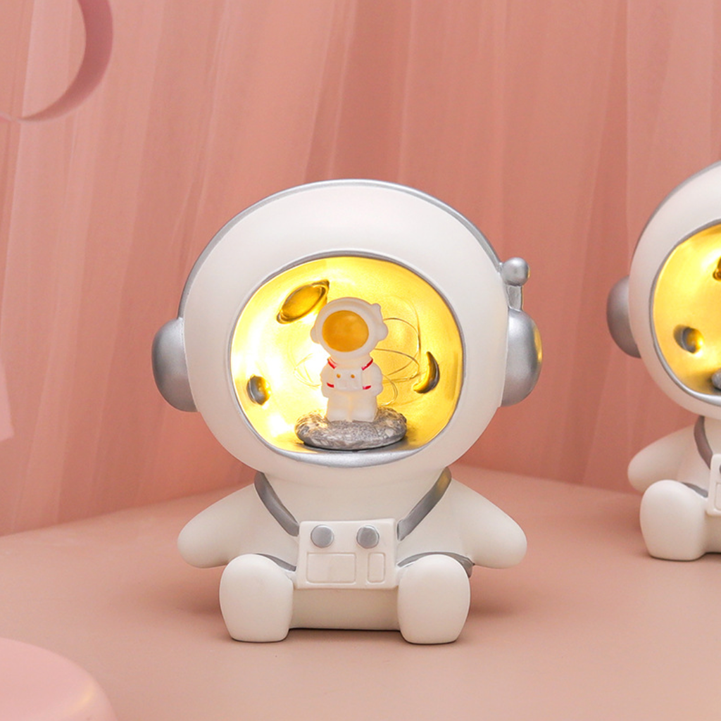 Inception Astronaut Showpiece Nestasia