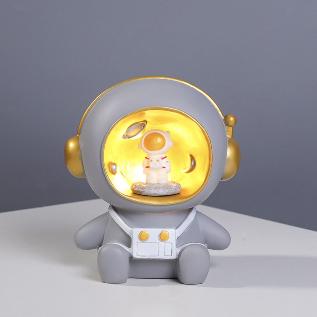 Inception Astronaut Showpiece Nestasia