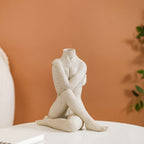 Embrace Vase Showpiece Nestasia