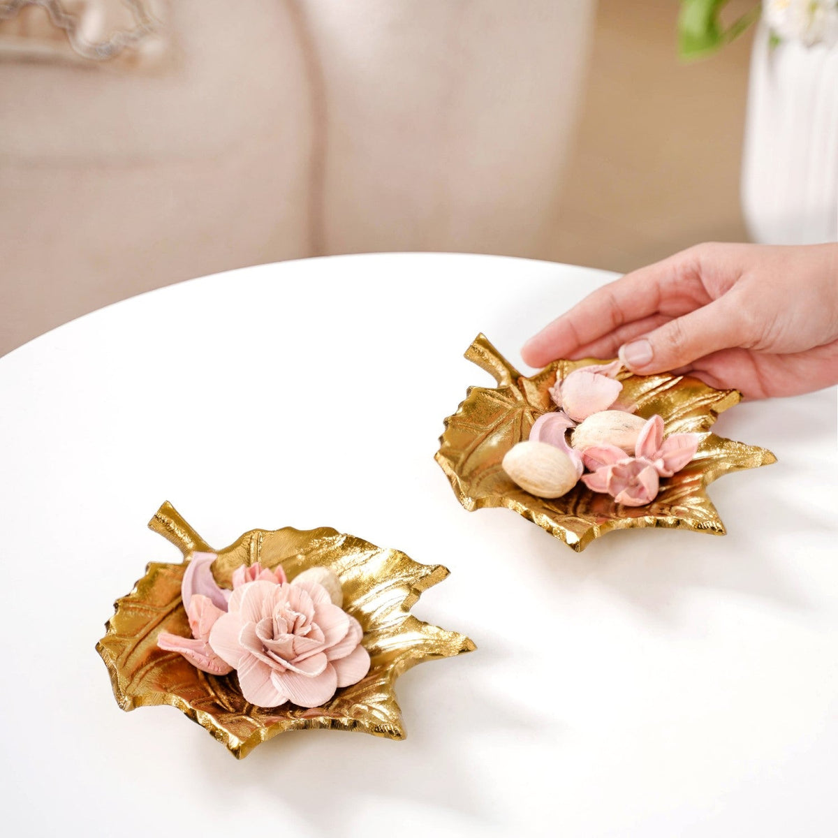 Maple Leaf Decorative Metal Tray Set Of 2 Nestasia