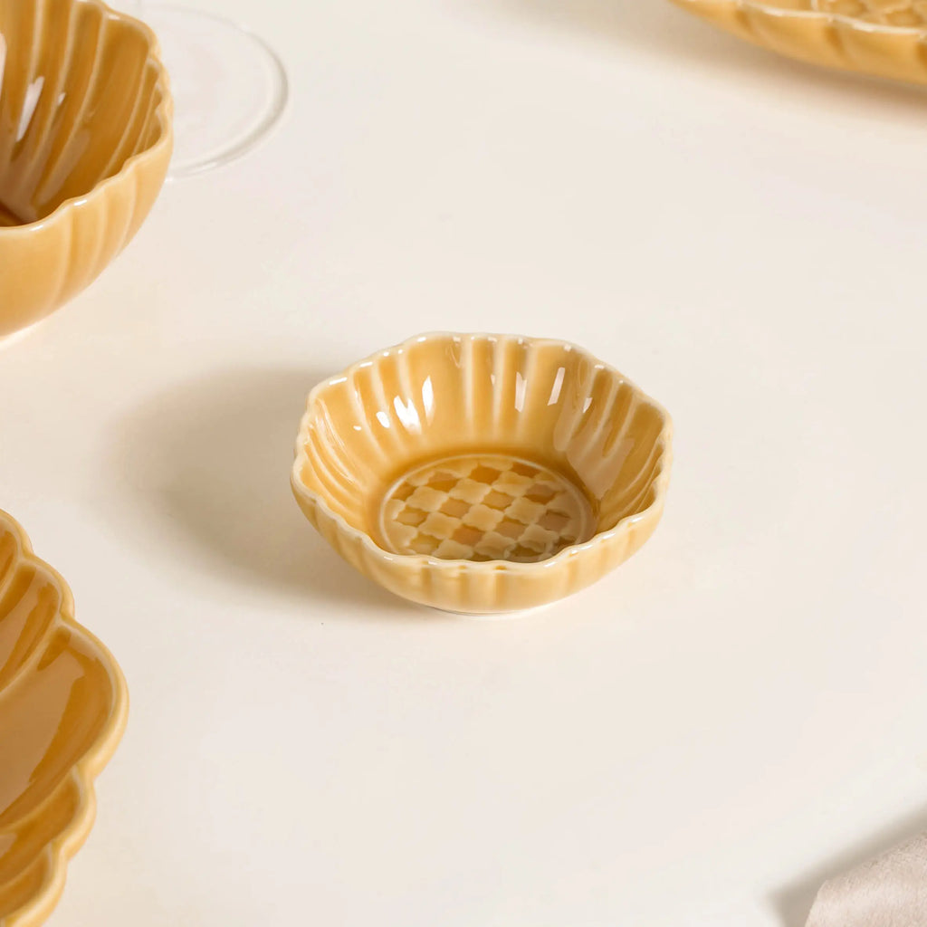 Luxury Texture 28 Piece Dinner Set For 6 Ochre Yellow Nestasia