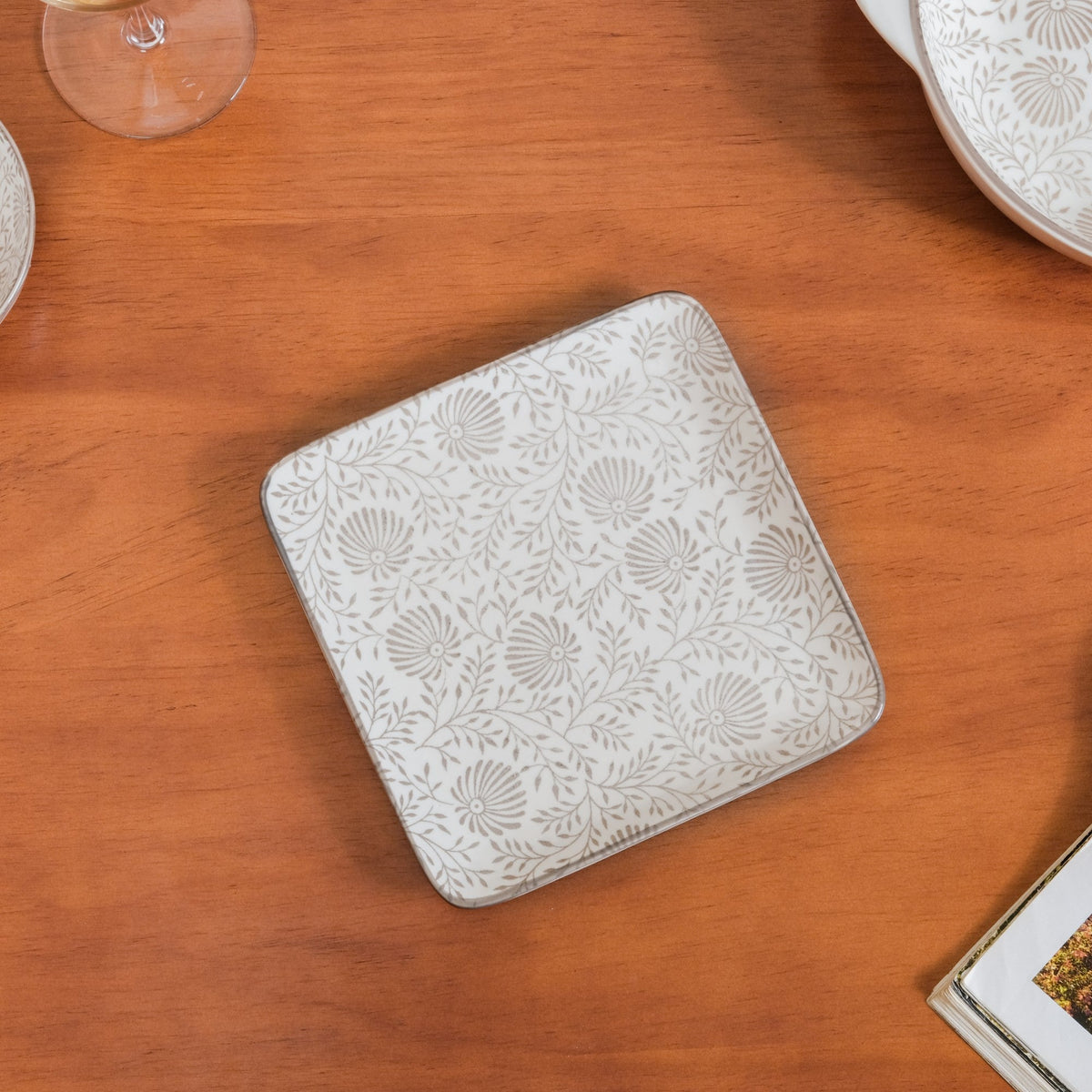 Printed Square Plates 24 Piece Dinner Set For 6 Nestasia