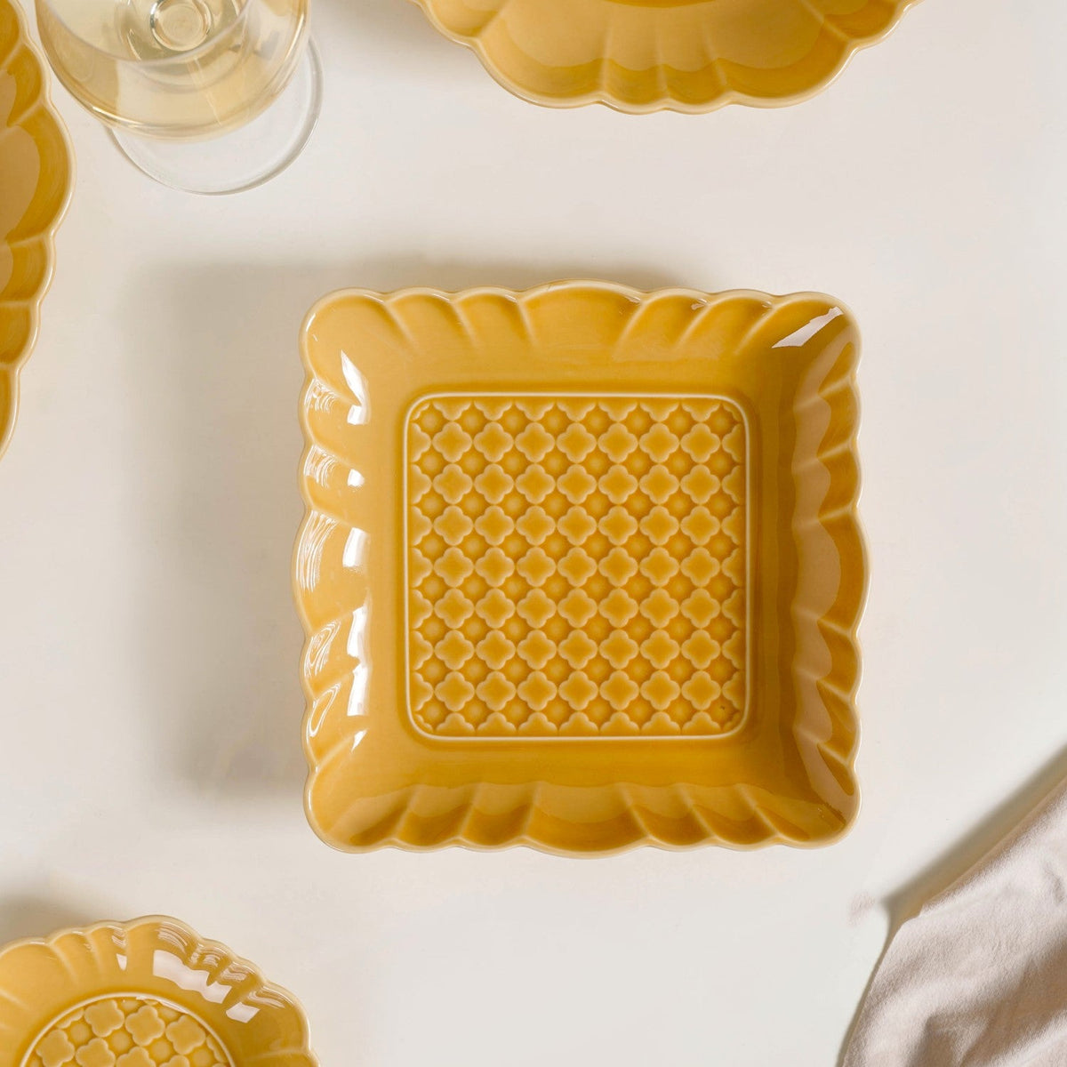 Luxury Texture 28 Piece Dinner Set For 6 Ochre Yellow Nestasia