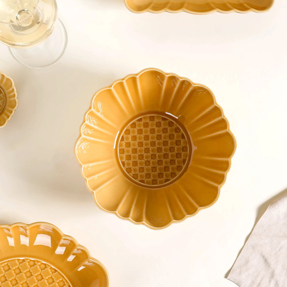 Luxury Texture 28 Piece Dinner Set For 6 Ochre Yellow Nestasia