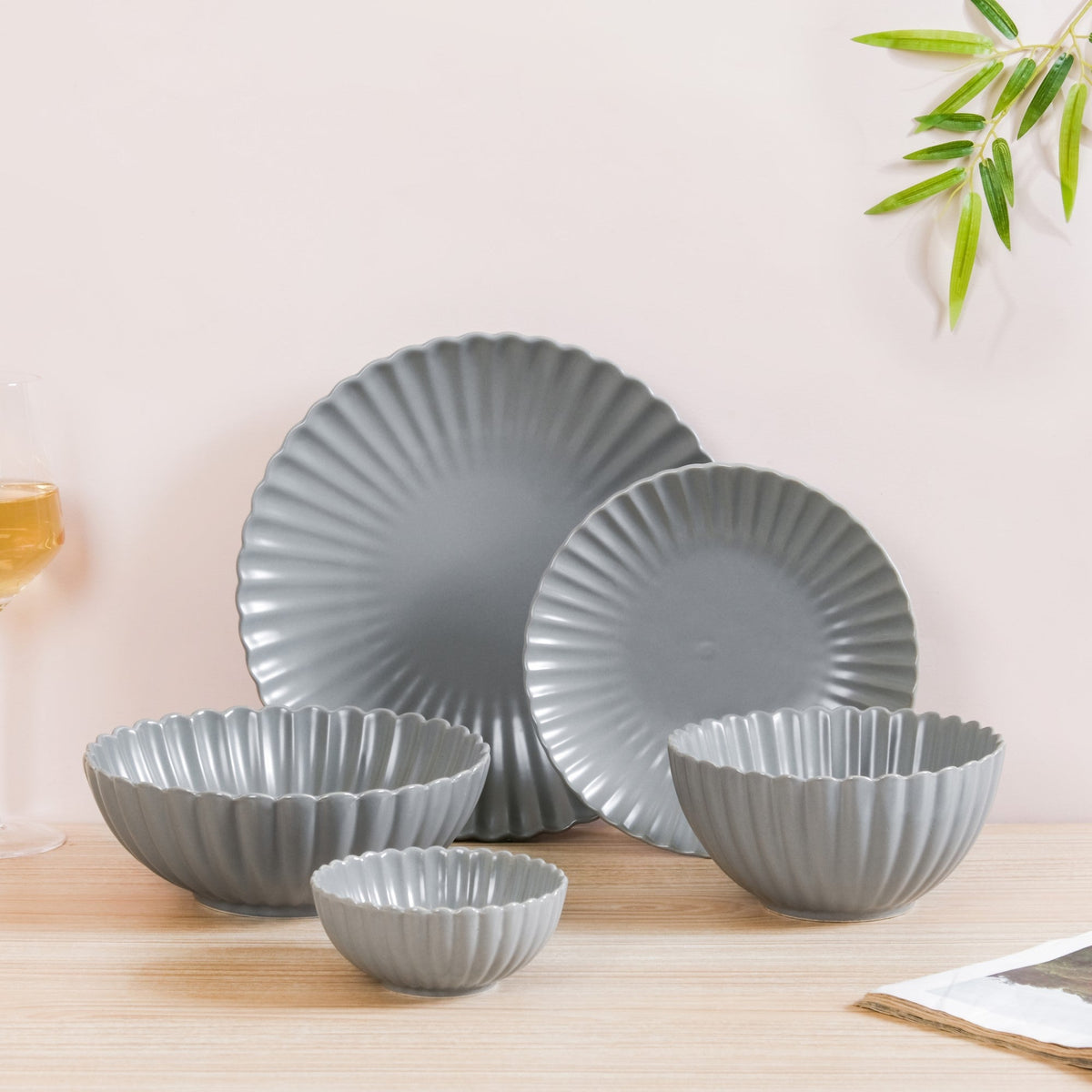 Grey Scalloped 22 Piece Dinner Set For 6 Nestasia