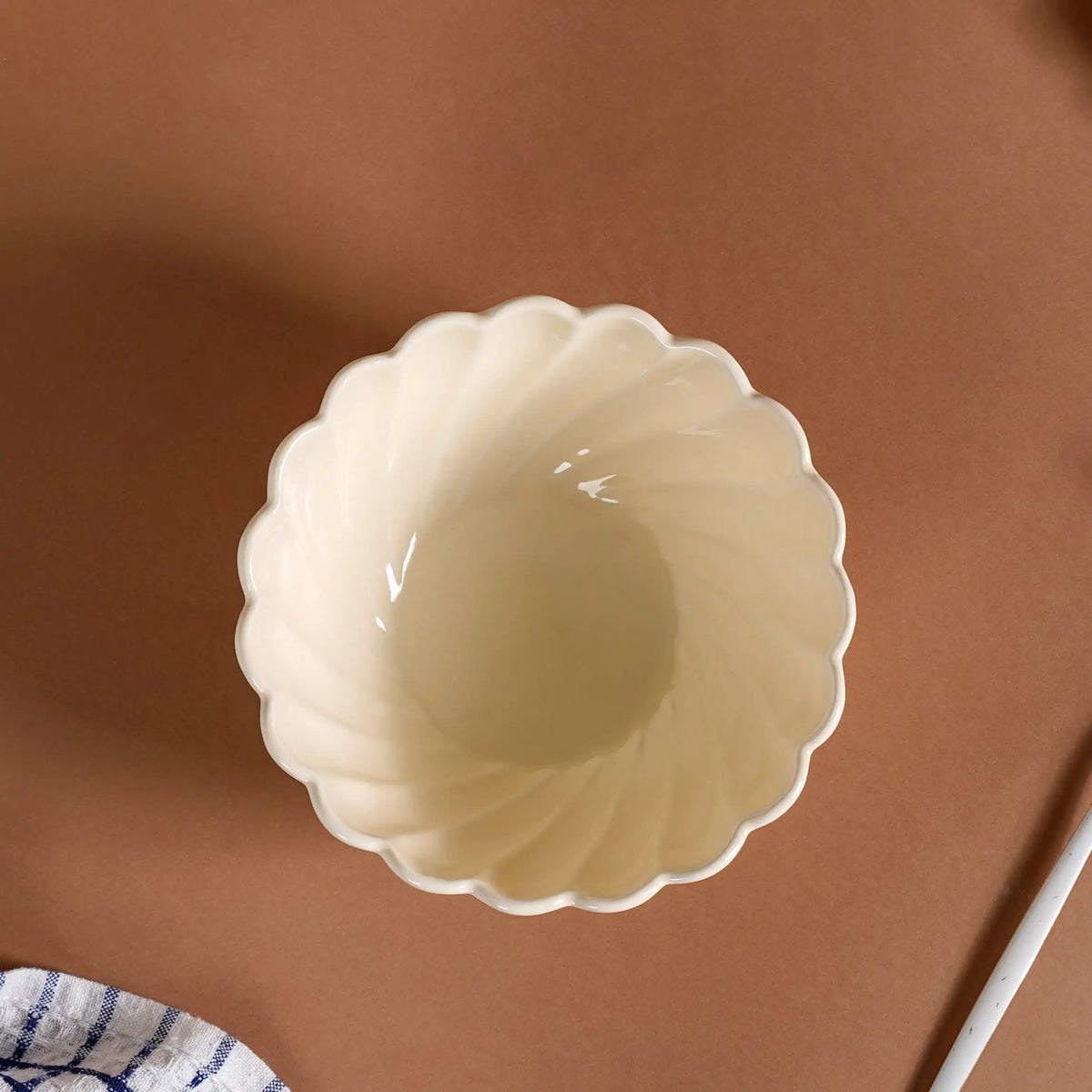 22 Piece Scallop Cream Luxury Dinner Set For 6 Nestasia