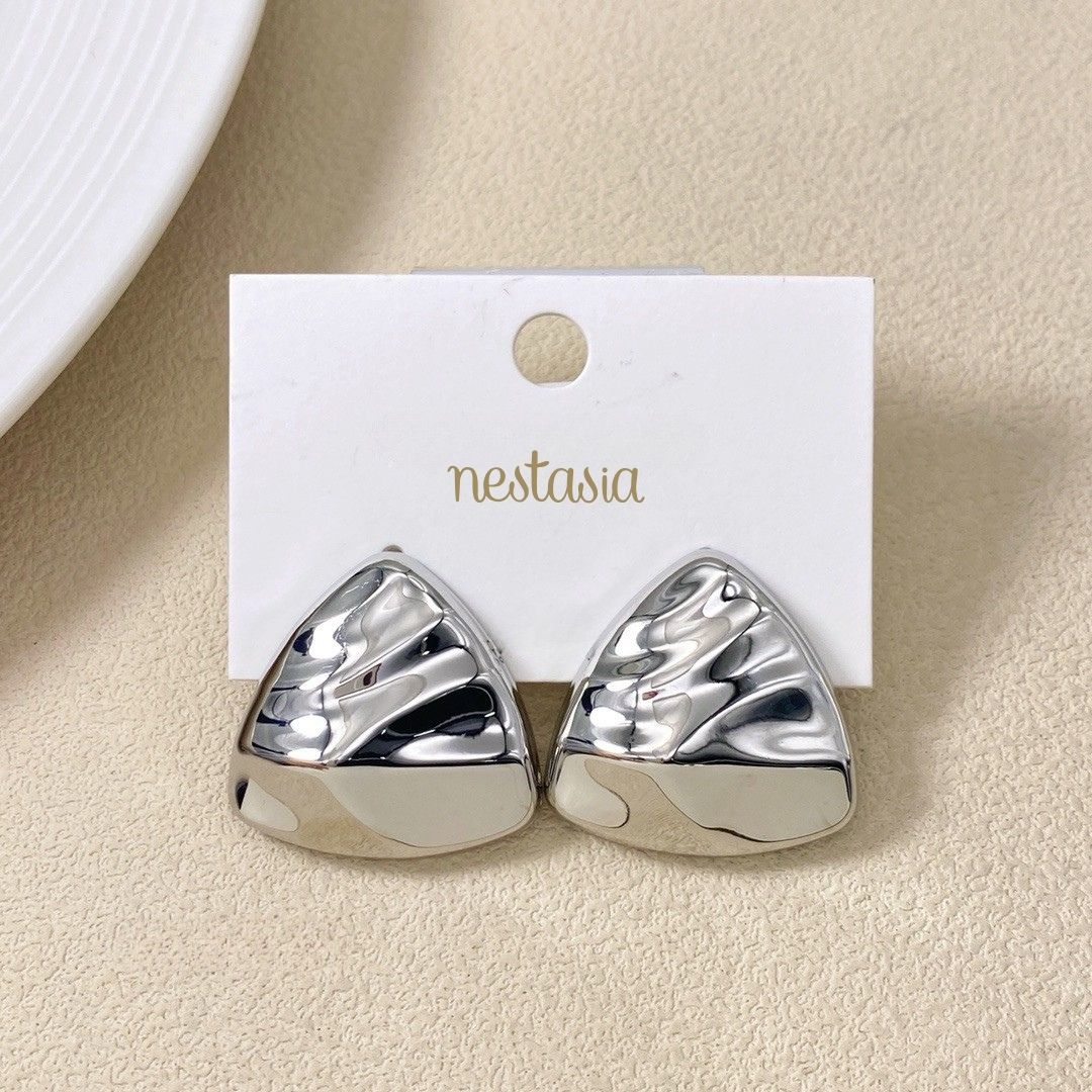 Distressed Metal Silver Studs Nestasia