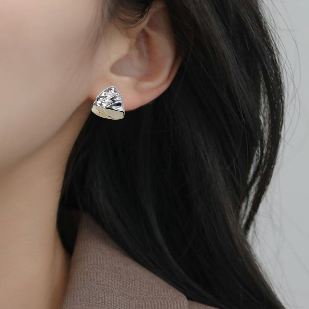 Distressed Metal Silver Studs Nestasia
