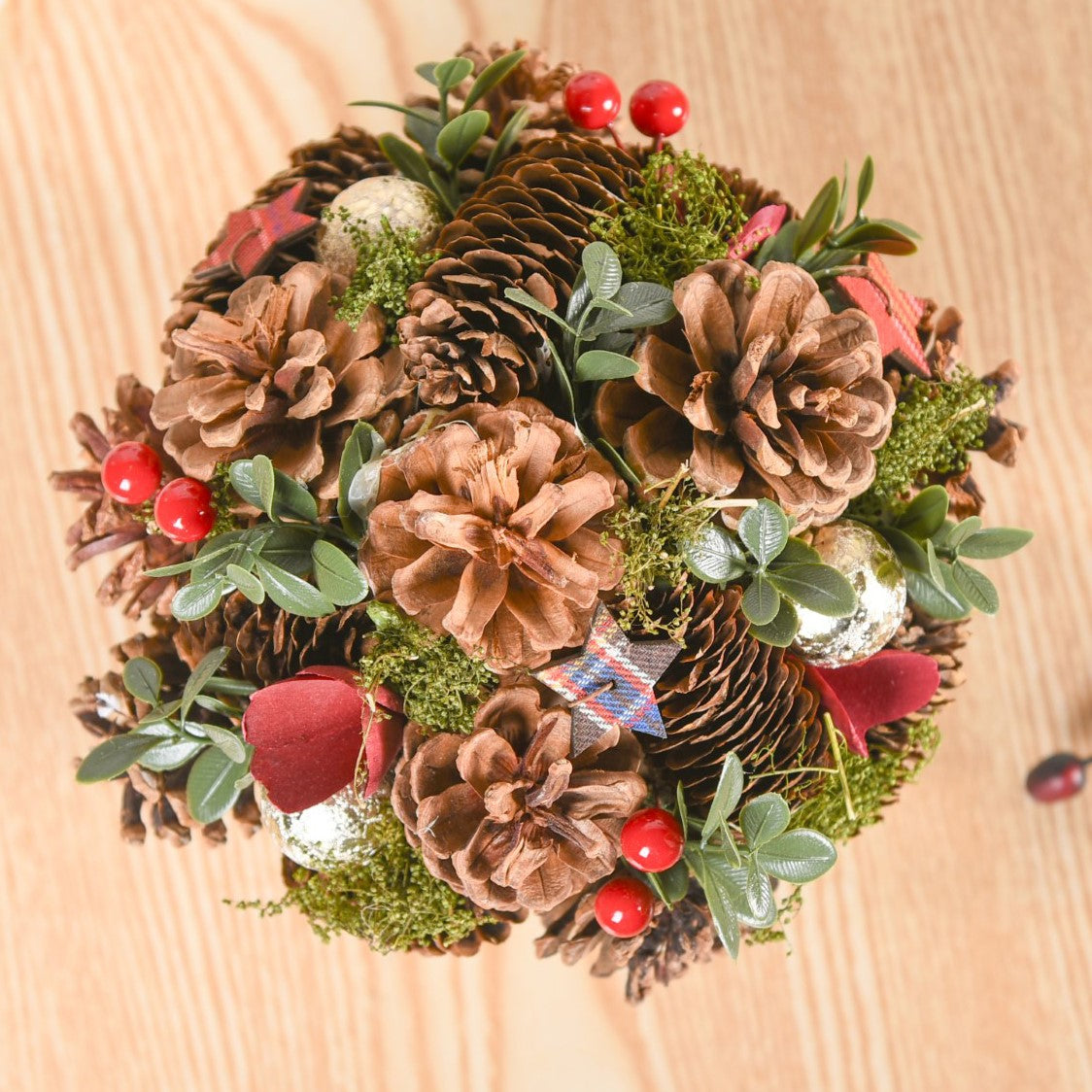 Holiday Delight Decorative Flower Pot Nestasia