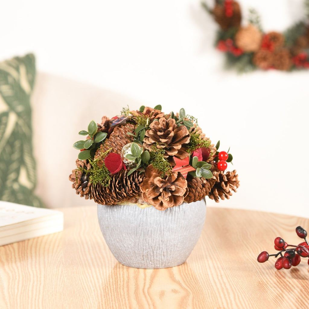 Holiday Delight Decorative Flower Pot Nestasia